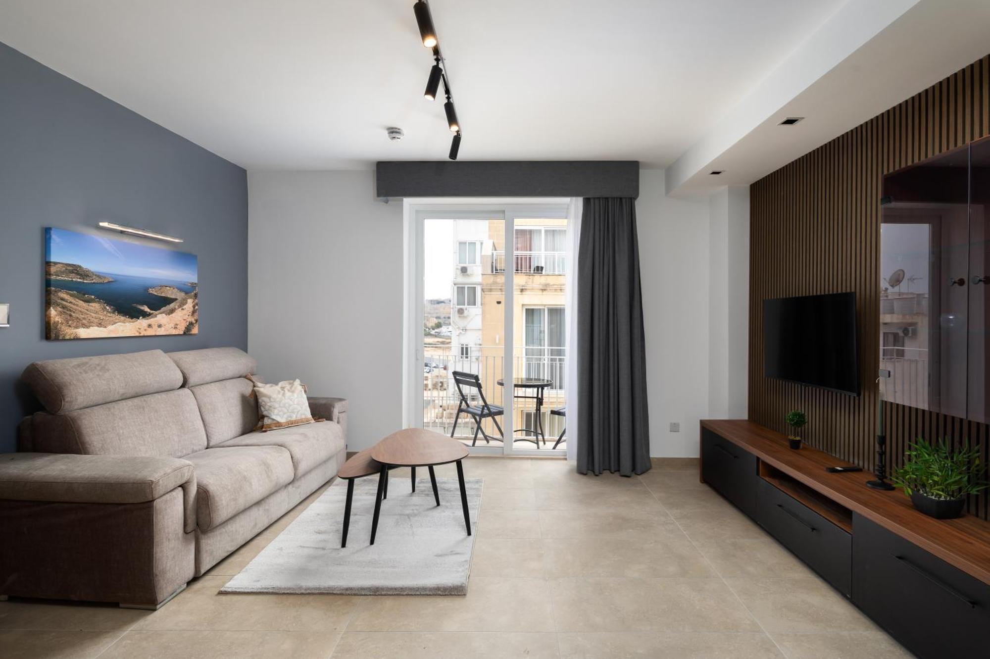 Appartement Modern 2br Duplex Penthouse With Front Balcony And Large Terrace - Close To Saint Julians & Sliema *
