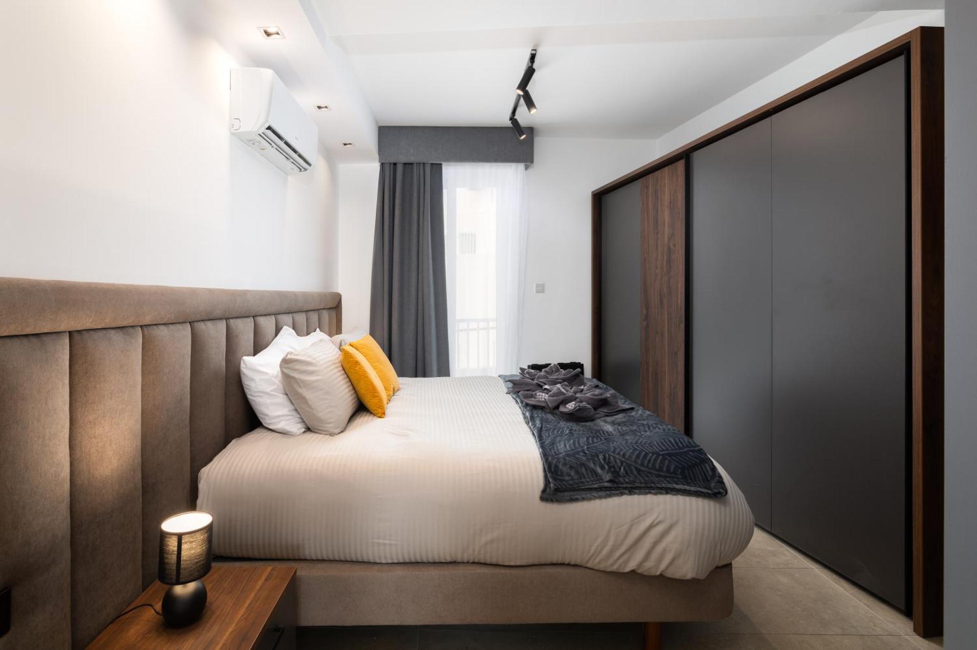 Modern 2br Duplex Penthouse With Front Balcony And Large Terrace - Close To Saint Julians & Sliema * Gzira